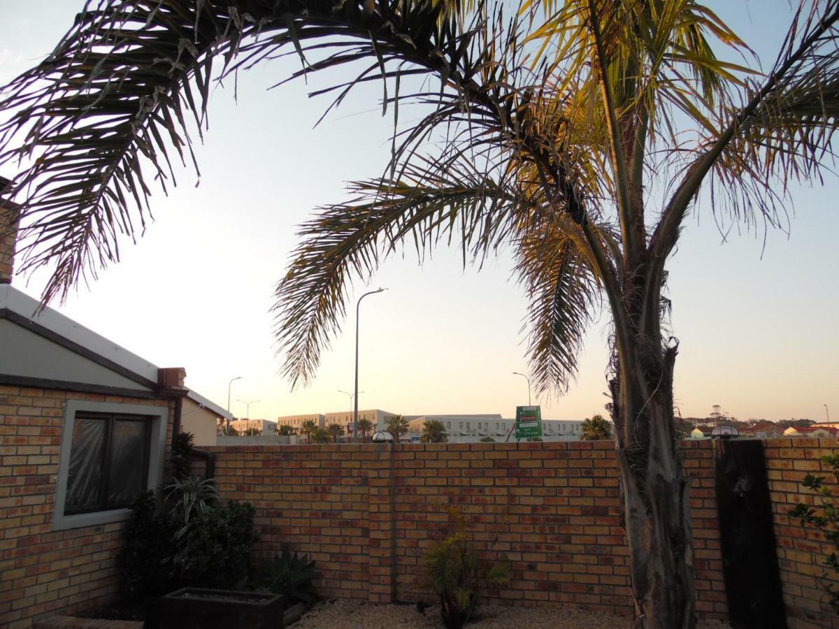 Royal Palms Guest House Port Elizabeth Exterior photo